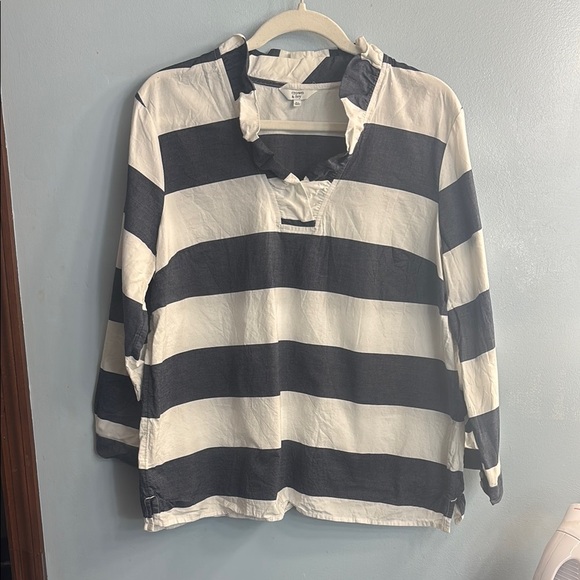 Crown & Ivy Navy and White Striped Top - Picture 1 of 3